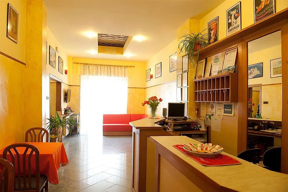 Hotel Dolly Viareggio