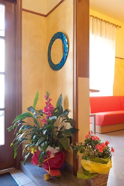 Hotel Dolly Viareggio 3*,